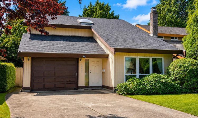 10441 Hollybank Drive