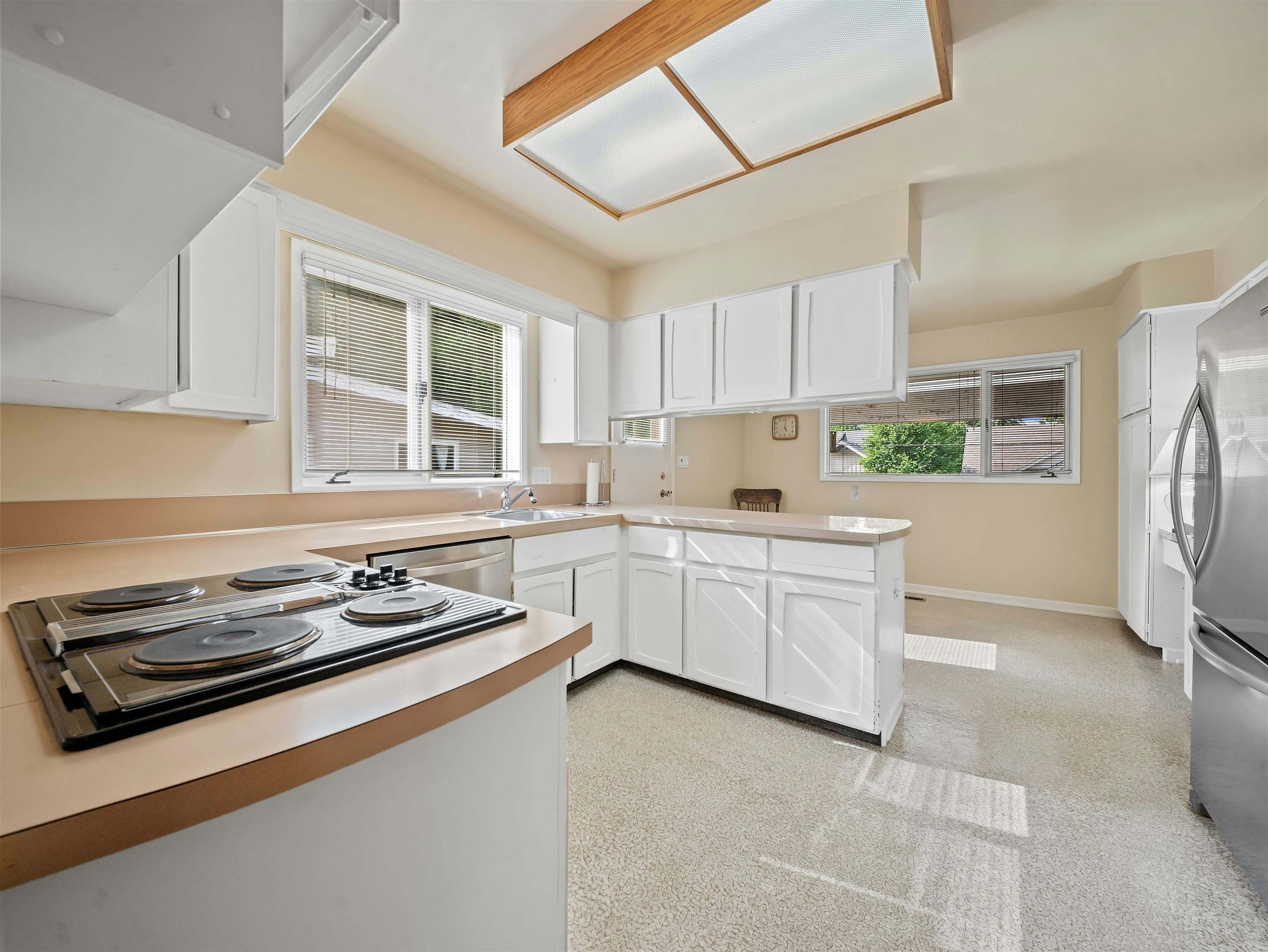 34206 Woodbine Crescent, Abbotsford, BC, V2S 2R5 - 8