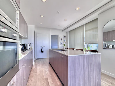 503-2411 Heather Street - 4
