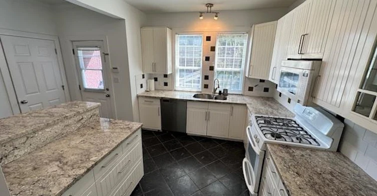 2878 W 8th Avenue, Vancouver, BC, V6K 2B9 - 14