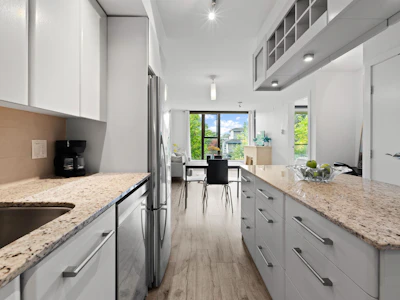 306-683 W Victoria Park - 4