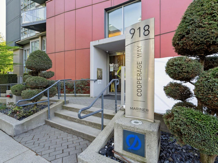 2201-918 Cooperage Way, Vancouver, BC, V6B 0A7