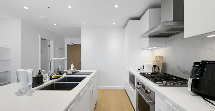 33xx-6699 Dunblane Avenue, Burnaby, BC, V5H 0J8 - 3