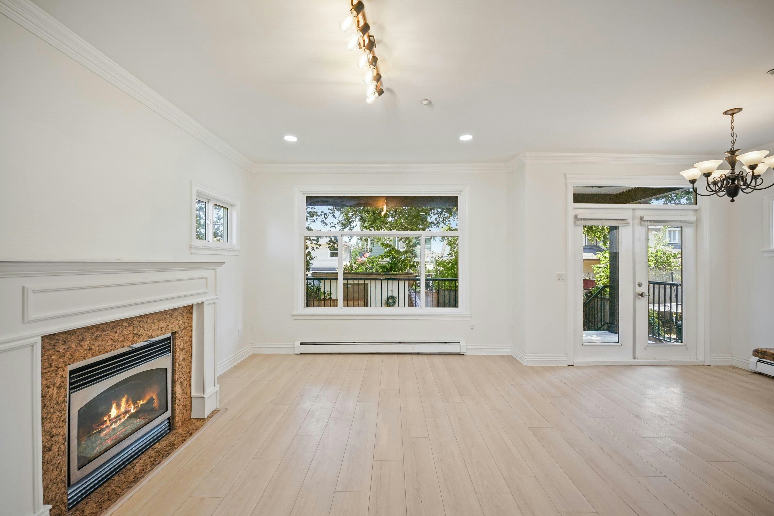 15554 Russell Avenue, Surrey, BC, V4B 2R3 - 12