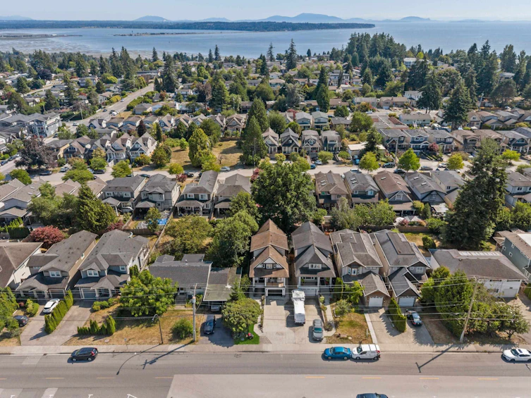 15554 Russell Avenue, Surrey, BC, V4B 2R3 - 32