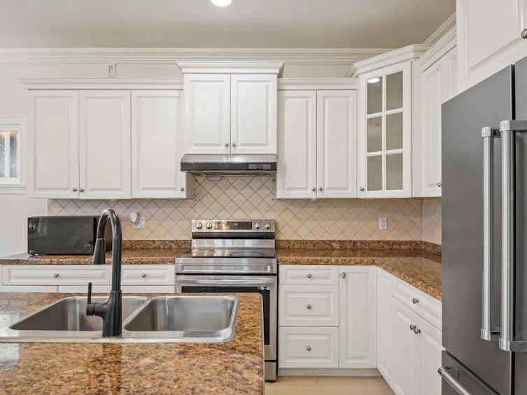 15554 Russell Avenue, Surrey, BC, V4B 2R3 - 10