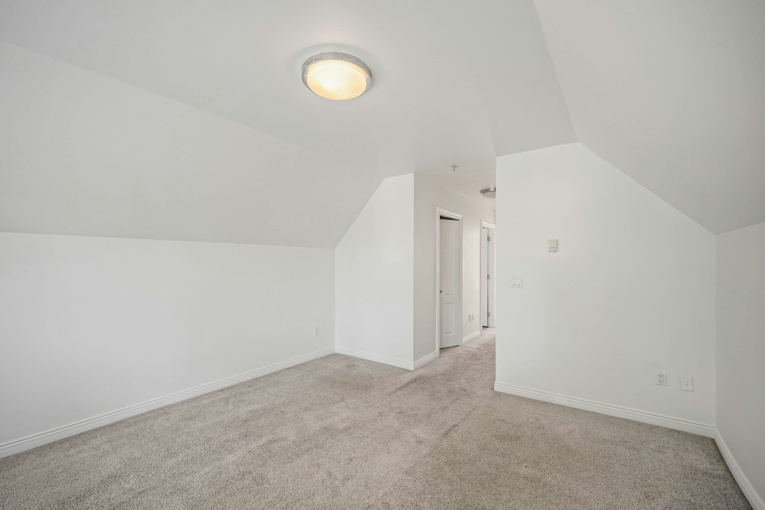15554 Russell Avenue, Surrey, BC, V4B 2R3 - 19