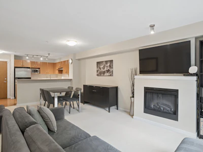114-4723 Dawson Street - 4