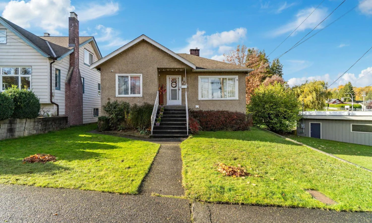 523 Kelly Street