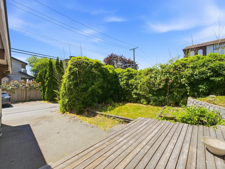 338-342 St. Georges Avenue, North Vancouver, BC, V7L 3G9 - 4