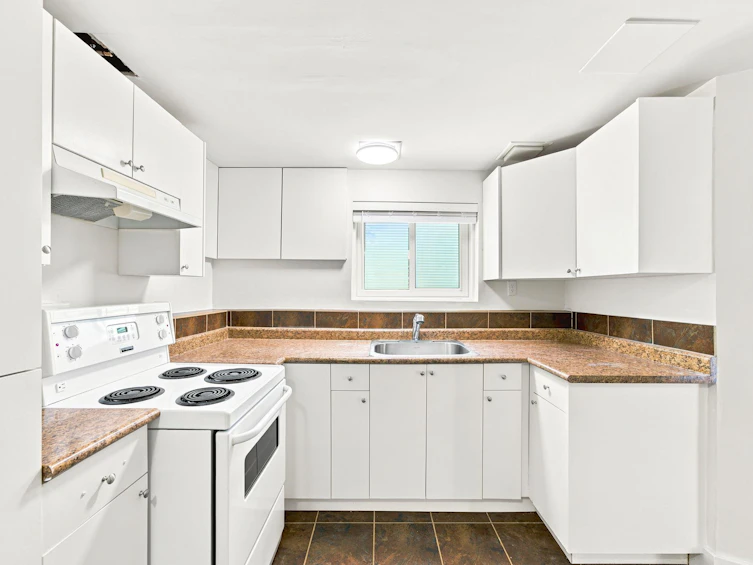 338-342 St. Georges Avenue, North Vancouver, BC, V7L 3G9 - 26