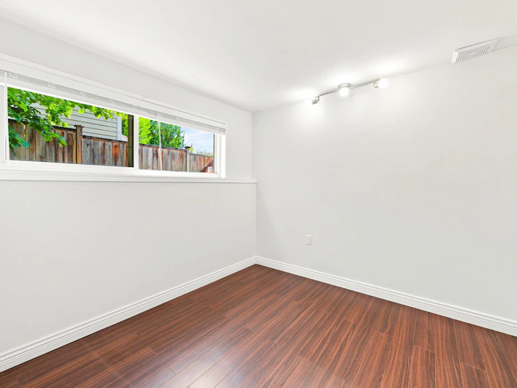 338-342 St. Georges Avenue, North Vancouver, BC, V7L 3G9 - 20