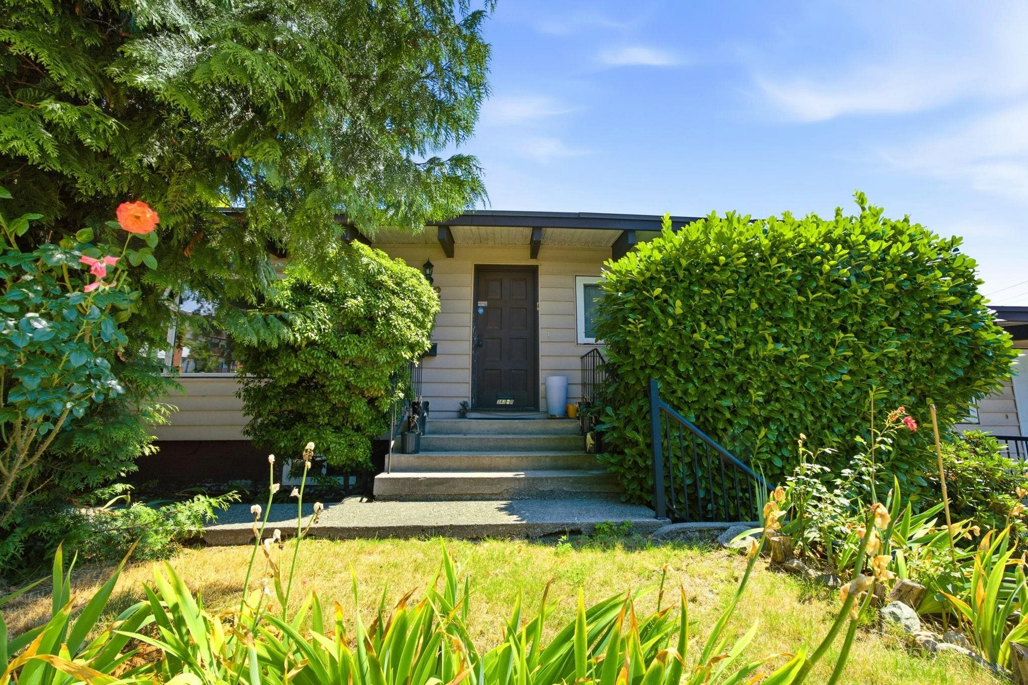 338-342 St. Georges Avenue, North Vancouver, BC, V7L 3G9 - 9