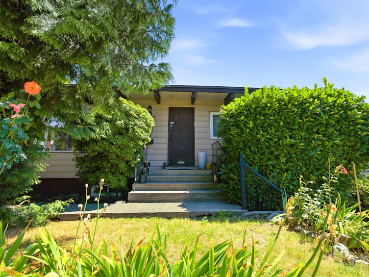 338-342 St. Georges Avenue, North Vancouver, BC, V7L 3G9 - 9