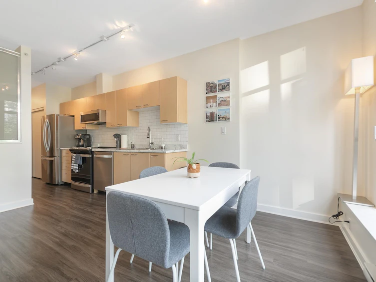 307-1249 Granville Street, Vancouver, BC, V6Z 1M5 - 11
