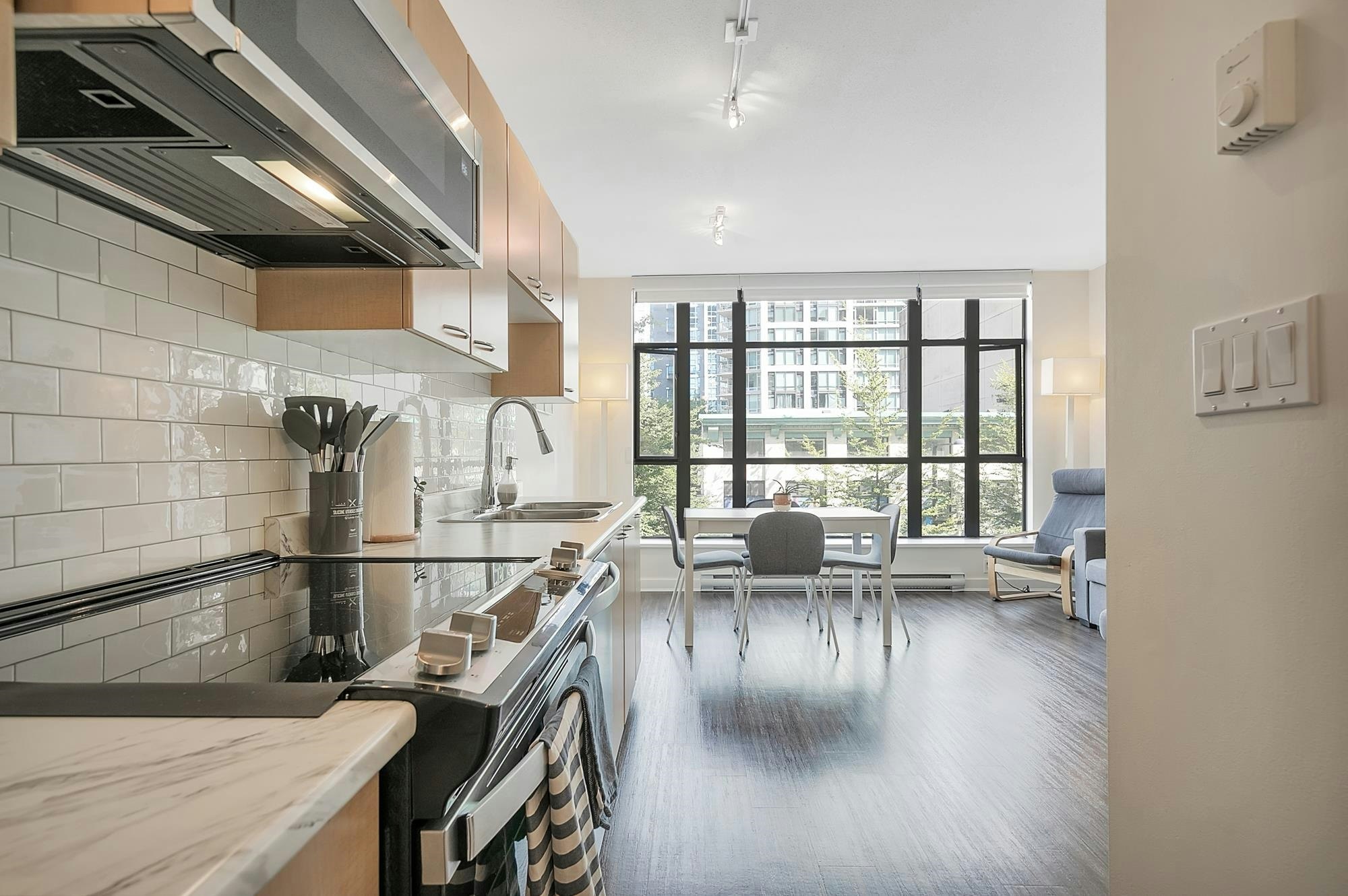 307-1249 Granville Street, Vancouver, BC, V6Z 1M5 - 16
