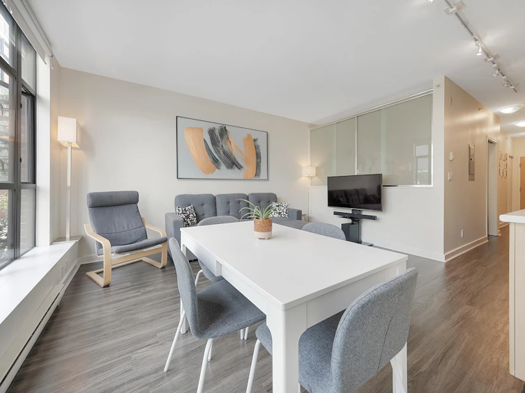 307-1249 Granville Street, Vancouver, BC, V6Z 1M5 - 10