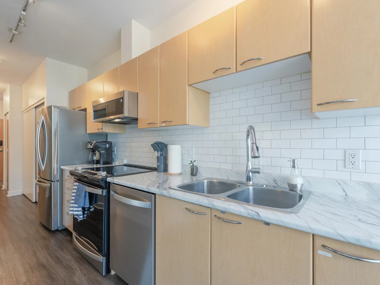 307-1249 Granville Street, Vancouver, BC, V6Z 1M5 - 13
