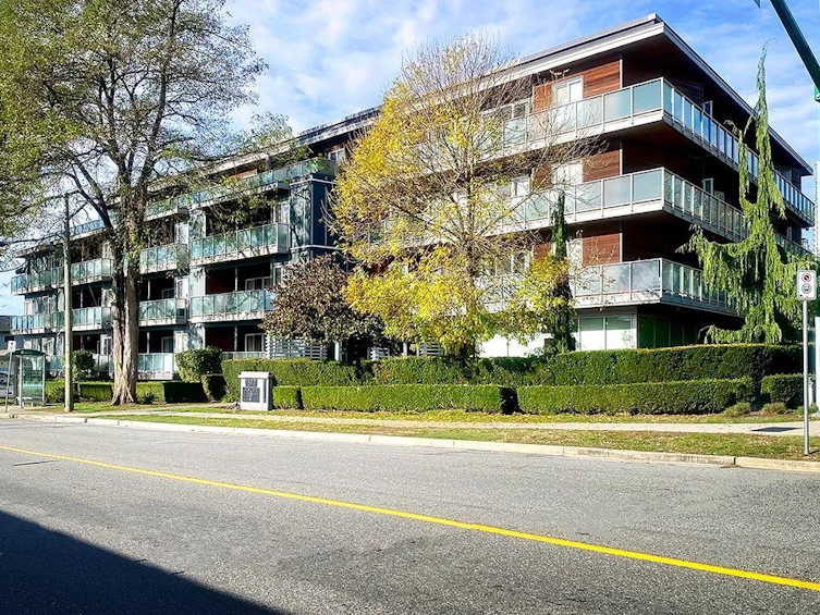 106-7377 14th Avenue, Burnaby, BC, V3N 1Z7