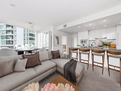 709-5628 Birney Avenue - 3