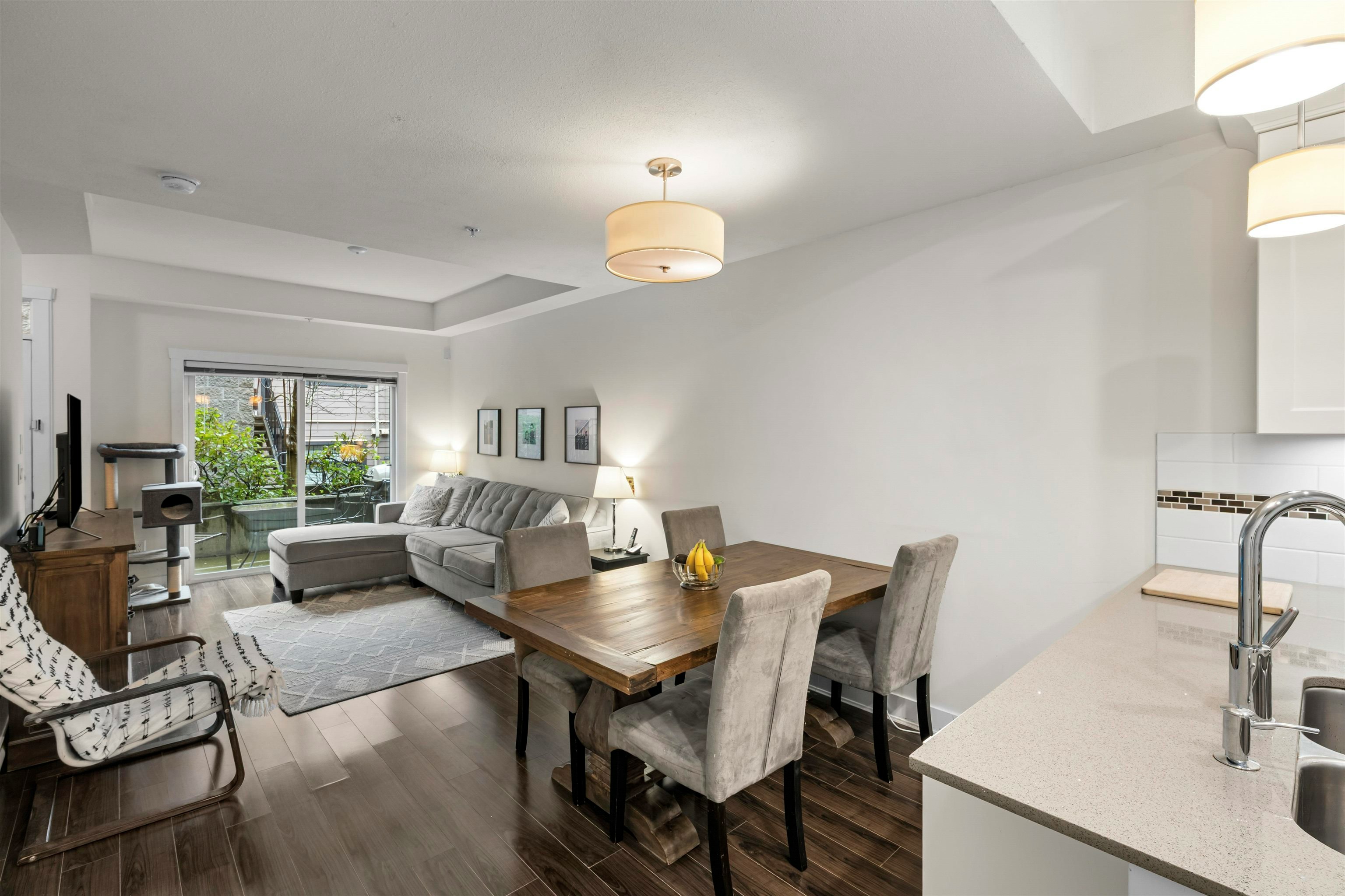 115-828 Royal Avenue - 2