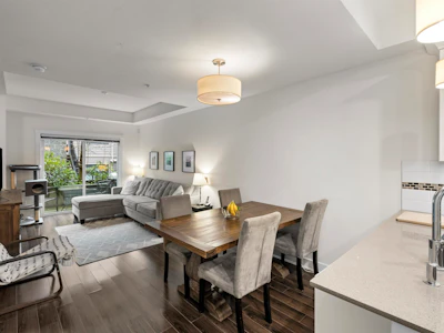 115-828 Royal Avenue - 2