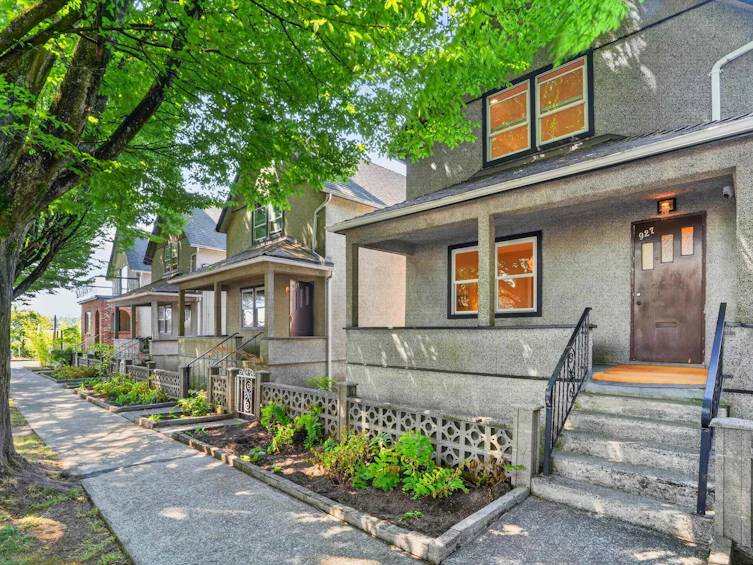 945-927 Princess Avenue, Vancouver, BC, V6A 3E8