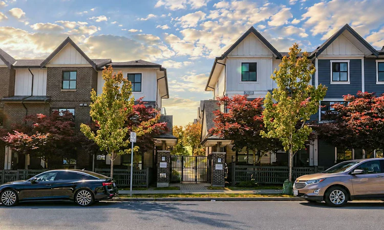 16-7039 Macpherson Avenue