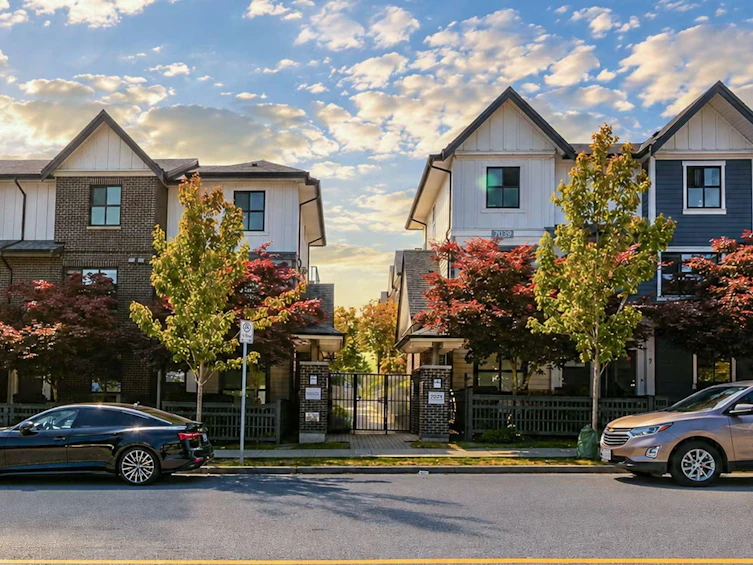 16-7039 Macpherson Avenue, Burnaby, BC, V5J 4N4