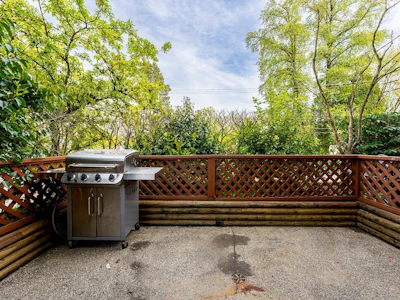 114-1519 Grant Avenue - 4