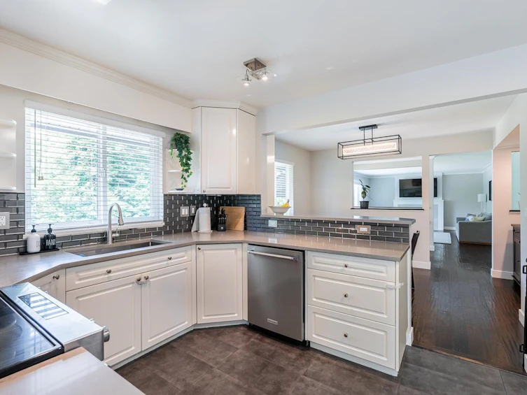 1566 Shaughnessy Street, Port Coquitlam, BC, V3C 6M4 - 8