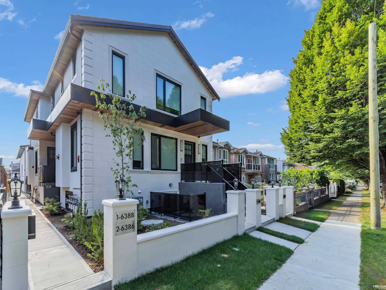 1-6388 Argyle Street, Vancouver, BC, V5P 3K3