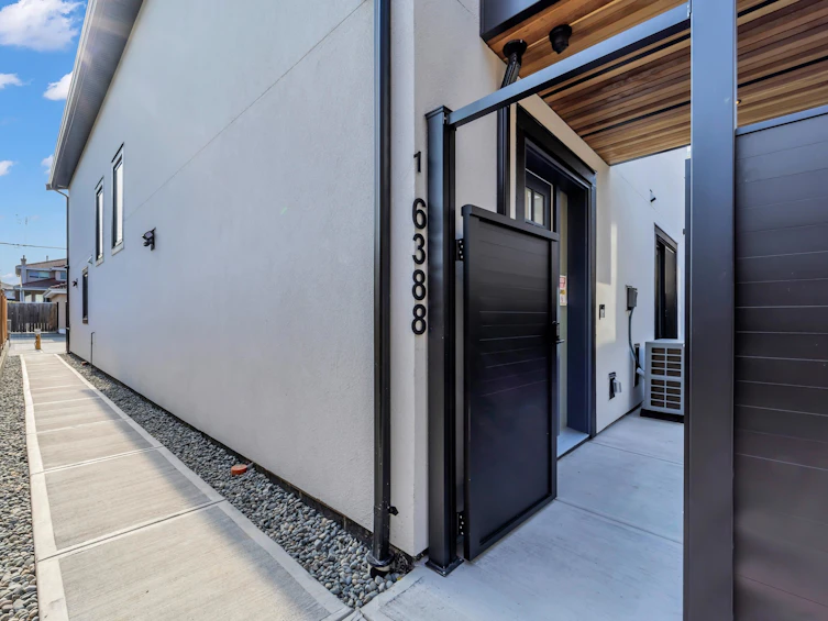 1-6388 Argyle Street, Vancouver, BC, V5P 3K3 - 2