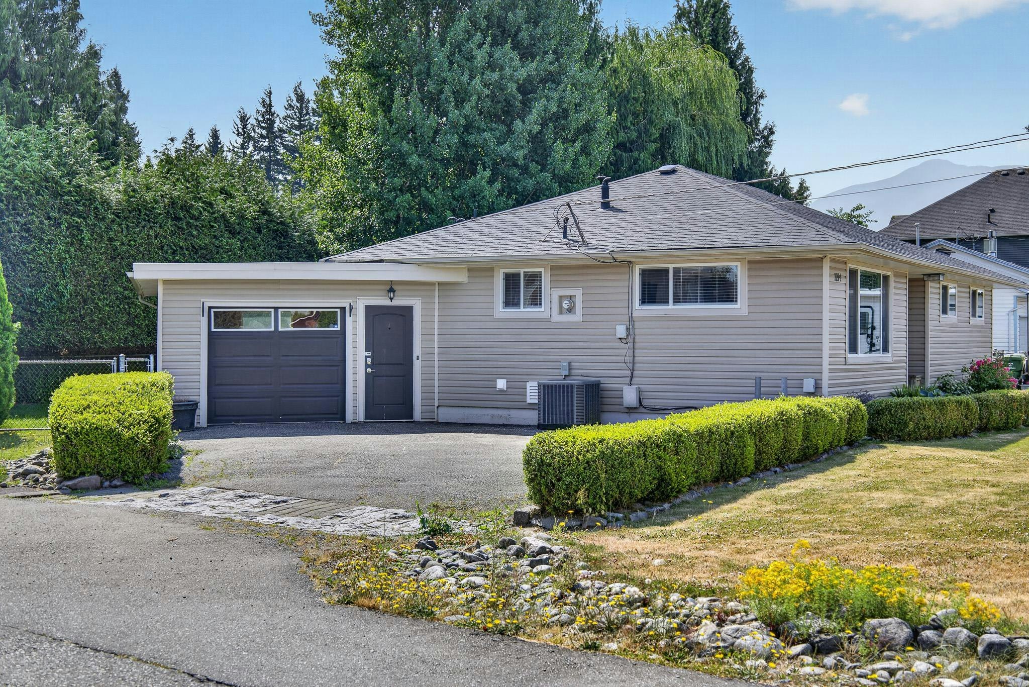 7194 Rochester Avenue, Chilliwack, BC, V2R 2P3 - 8