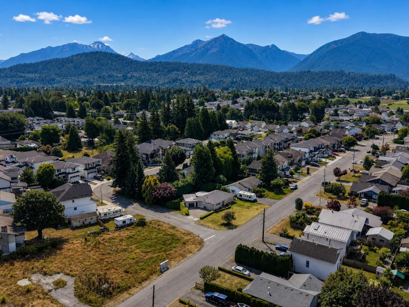 7194 Rochester Avenue, Chilliwack BC V2R 2P3