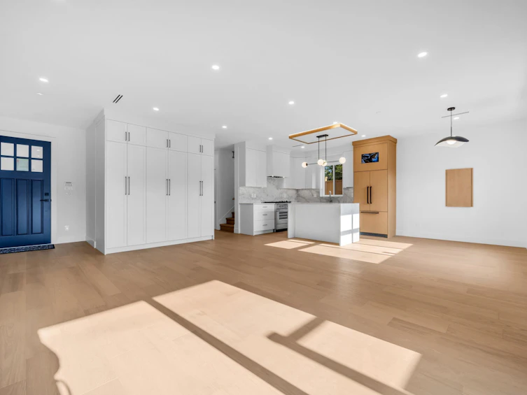 2-6388 Argyle Street, Vancouver, BC, V5P 3K3 - 6