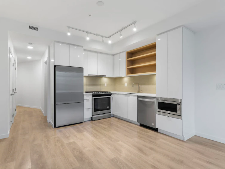 201-725 Marine Drive, North Vancouver, BC, V7M 0G2 - 10