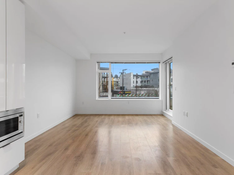 201-725 Marine Drive, North Vancouver, BC, V7M 0G2 - 5