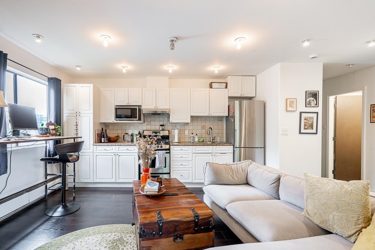 302-138 Templeton Drive, Vancouver, BC, V5L 4N3 - 12