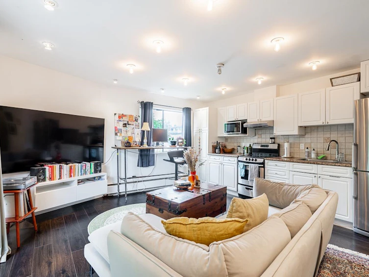 302-138 Templeton Drive, Vancouver, BC, V5L 4N3 - 13