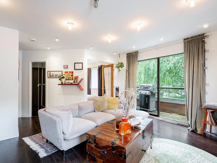 302-138 Templeton Drive, Vancouver, BC, V5L 4N3 - 9