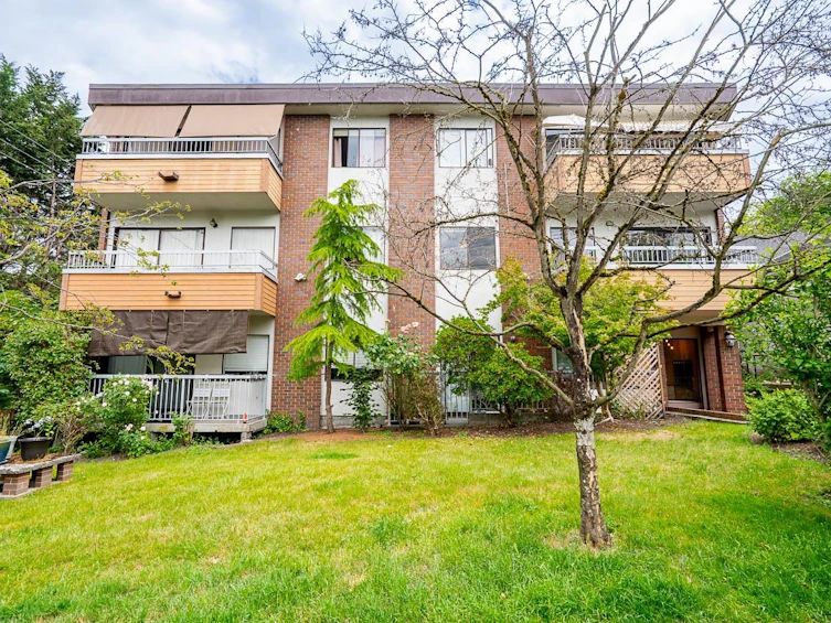 302-138 Templeton Drive, Vancouver, BC, V5L 4N3 - 2
