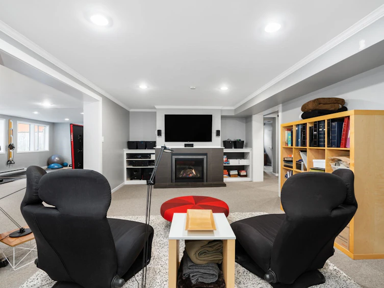 956 Belvista Crescent, North Vancouver, BC, V7R 2B4 - 24