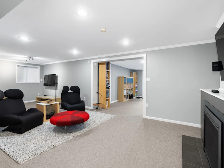 956 Belvista Crescent, North Vancouver, BC, V7R 2B4 - 25
