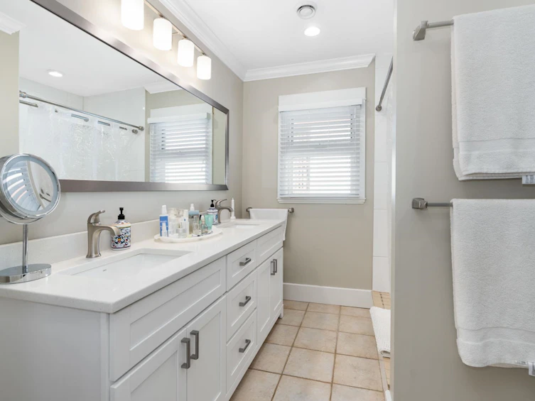 956 Belvista Crescent, North Vancouver, BC, V7R 2B4 - 19