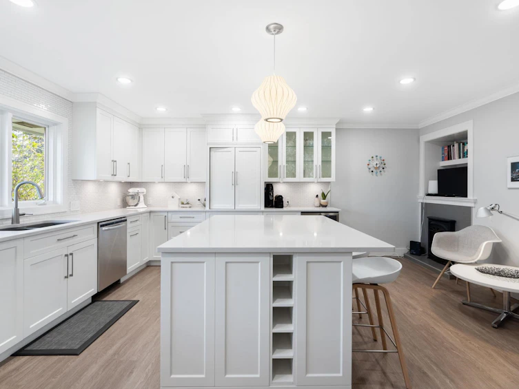956 Belvista Crescent, North Vancouver, BC, V7R 2B4 - 13