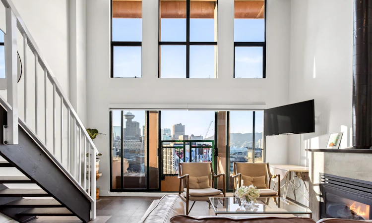 805-22 E Cordova Street