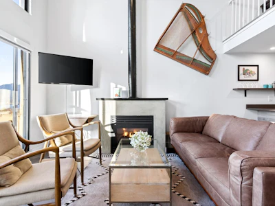 805-22 E Cordova Street - 4