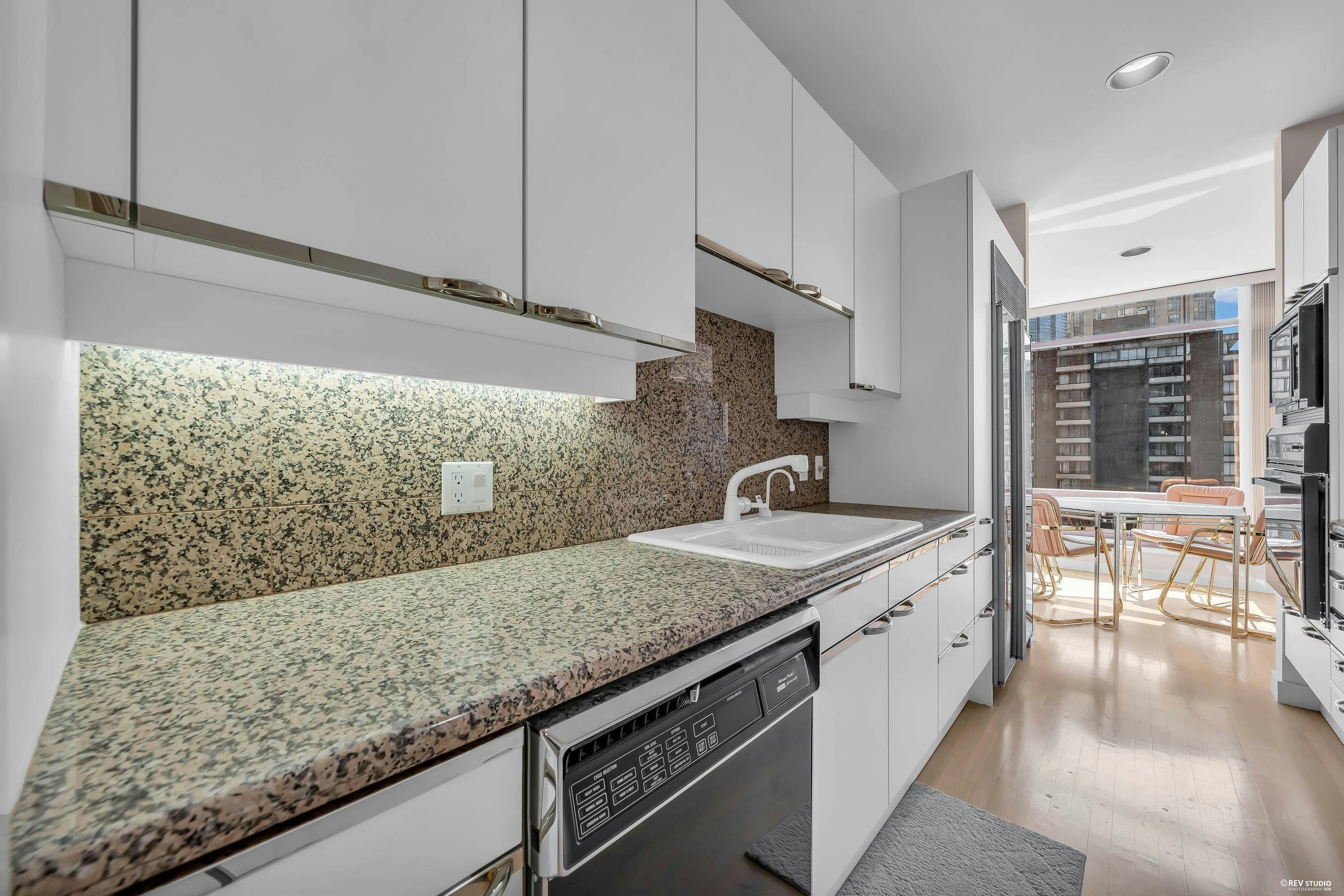 12B-1500 Alberni Street, Vancouver, BC, V6G 3C9 - 9