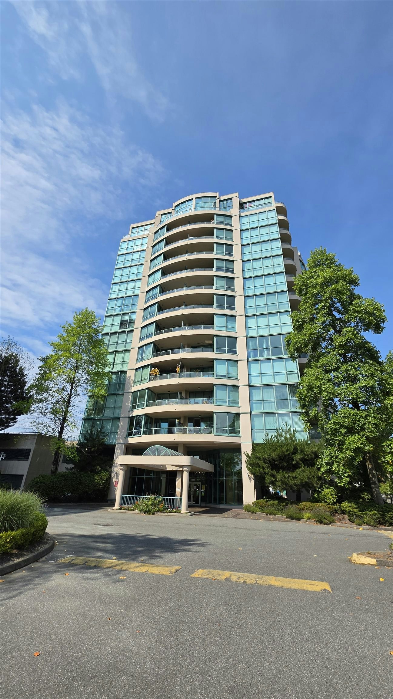 302-8871 Lansdowne Road, Richmond, BC, V6X 3X8